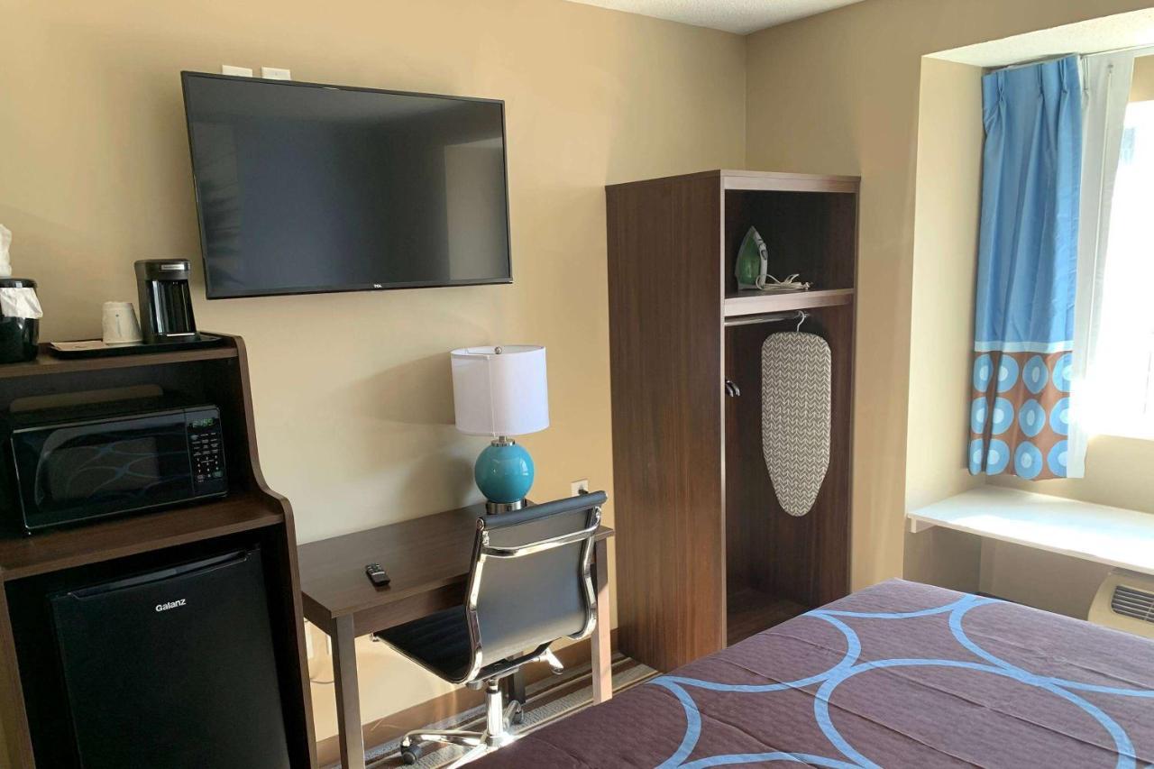 Super 8 By Wyndham Joliet Hotel ภายนอก รูปภาพ