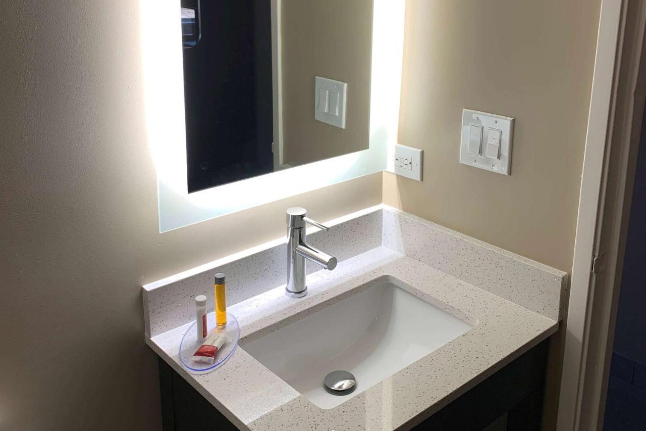 Super 8 By Wyndham Joliet Hotel ภายนอก รูปภาพ