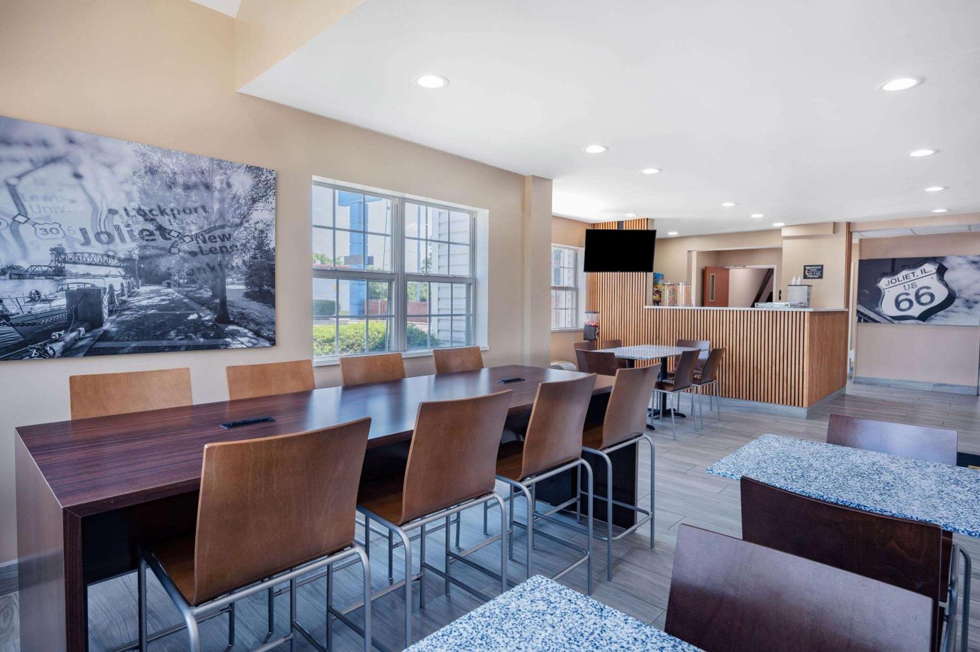Super 8 By Wyndham Joliet Hotel ภายนอก รูปภาพ
